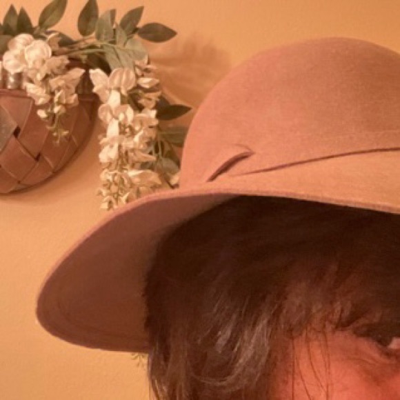 Betmar New York 100% Wool Tan Round Large Rim Cowgirl Hat w/Soft Top & Tie Band - Picture 10 of 15